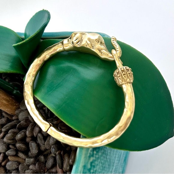 LUCKY Brand Gold Tone Elephant Safari Bangle Bracelet. NEW - Picture 6 of 9